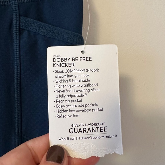 NWT Athleta Dobby Be Free Knicker Capri Leggings | Size XS - Picture 5 of 11